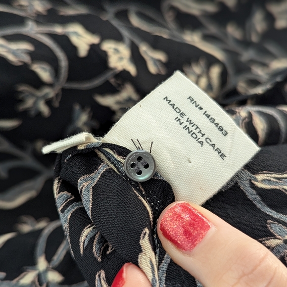 Dôen Baltic Top - Floral Black Scroll Print - Small - Picture 11 of 11